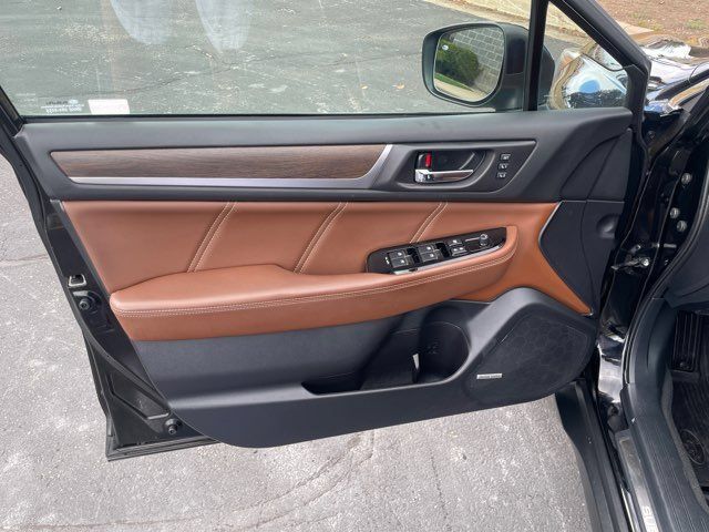 Used 2019 Subaru Outback 3.6R Touring AWD/4WD image 14