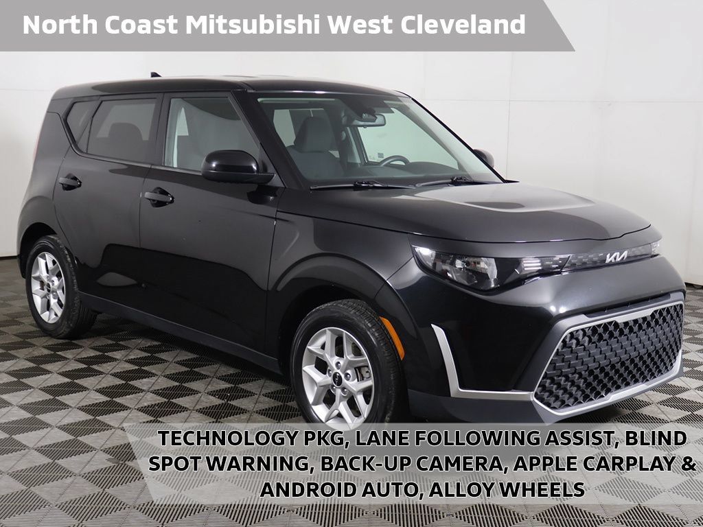 Used 2023 Kia Soul LX w/ LX Technology Package FWD image 1