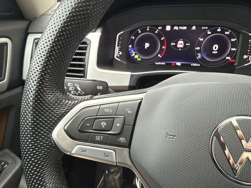 Used 2023 Volkswagen Atlas SEL R-Line AWD/4WD image 28