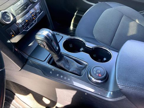 Used 2018 Ford Explorer XLT w/ Equipment Group 201A image 17