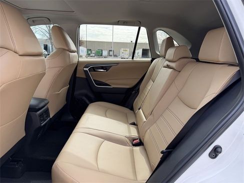 Used 2025 Toyota RAV4 XLE Premium image 27