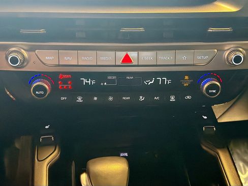 Used 2025 Kia Telluride S image 24