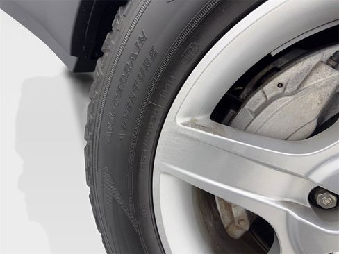 Used 2020 Land Rover Defender 110 SE image 87