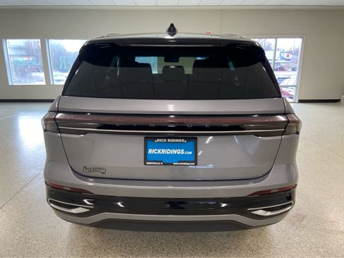 Used 2024 Lincoln Nautilus Reserve image 6