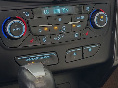 Used 2018 Ford Escape SEL w/ SEL Sport Appearance Package image 24