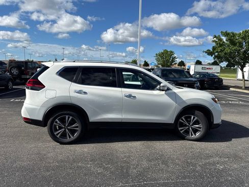 Used 2019 Nissan Rogue SV w/ Premium Package AWD/4WD image 12