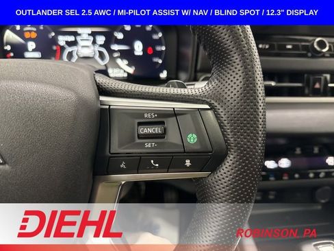 Used 2025 Mitsubishi Outlander SEL AWD/4WD image 31