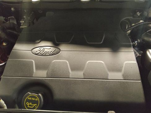 Used 2016 Ford Edge Titanium w/ Technology Package image 30