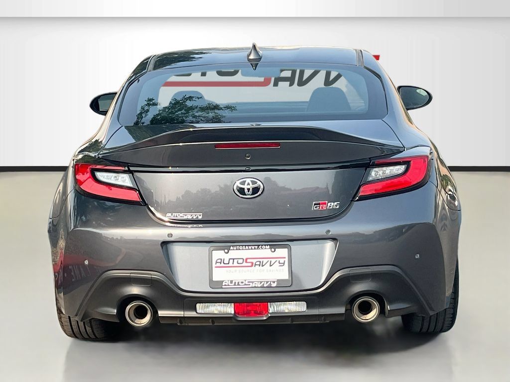 Used 2022 Toyota GR86 Premium w/ ALL Weather Mat Package (TMS) RWD image 6