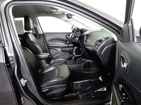 Used 2020 Jeep Compass Limited AWD/4WD image 39