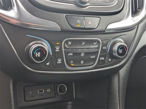 Used 2022 Chevrolet Equinox LT image 20