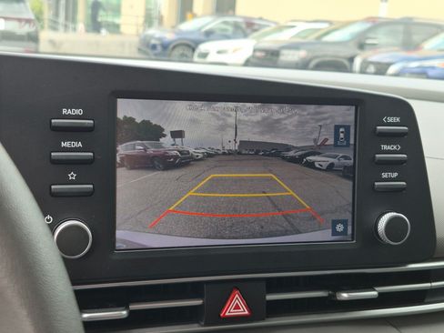 Used 2023 Hyundai Elantra SE FWD image 24