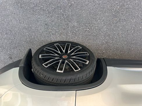 Used 2013 Volkswagen Tiguan SE image 5