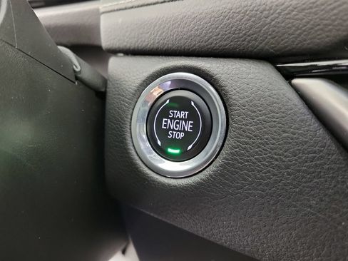 Used 2024 Cadillac XT4 Premium Luxury AWD/4WD image 31