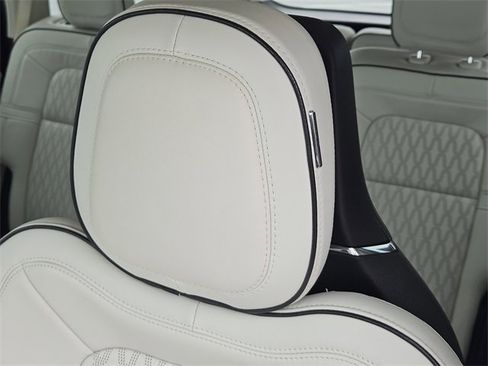 Certified 2023 Lincoln Aviator Black Label w/ Jet Package image 15