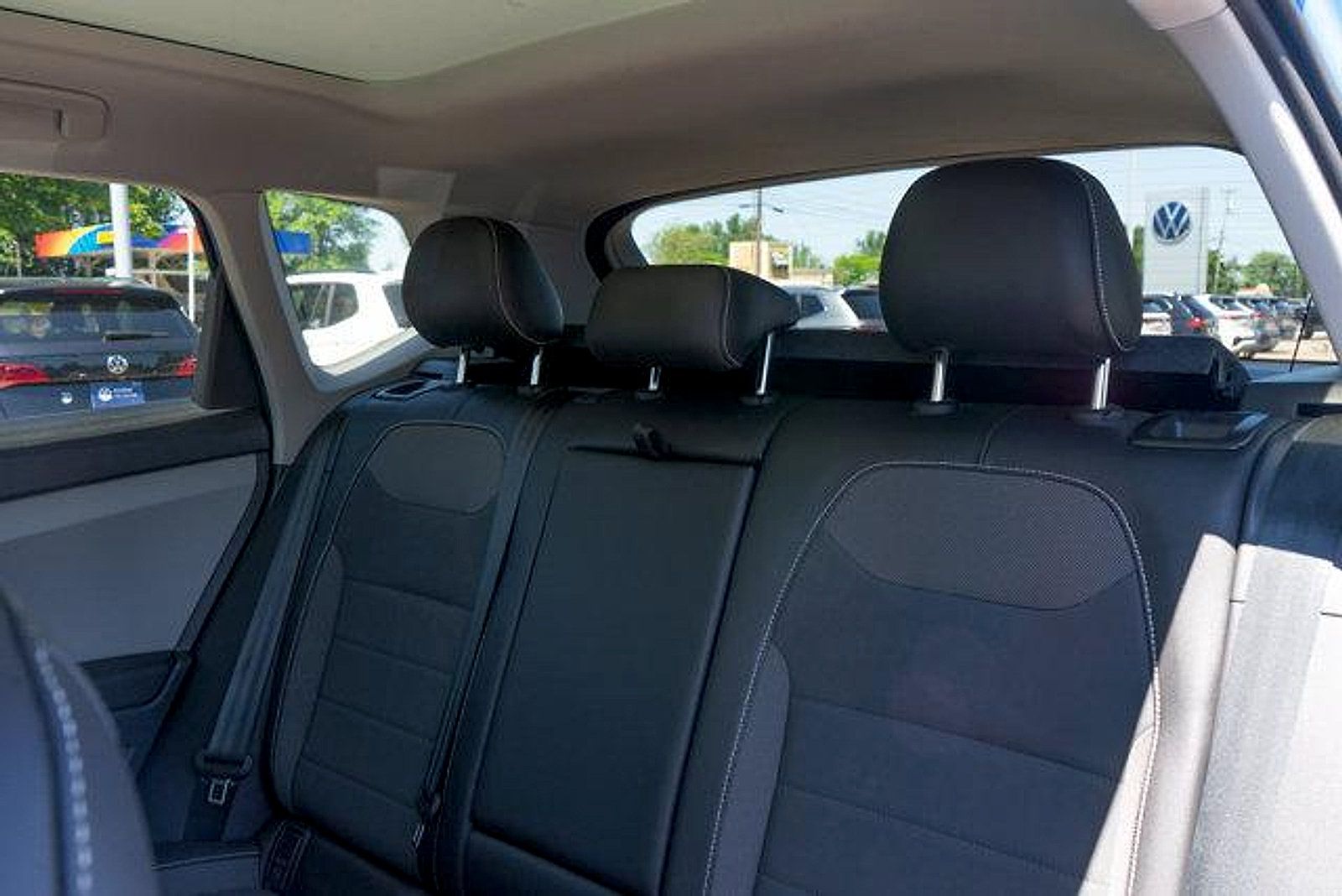 Certified 2023 Volkswagen Taos SE w/ Panoramic Sunroof Package AWD/4WD image 20
