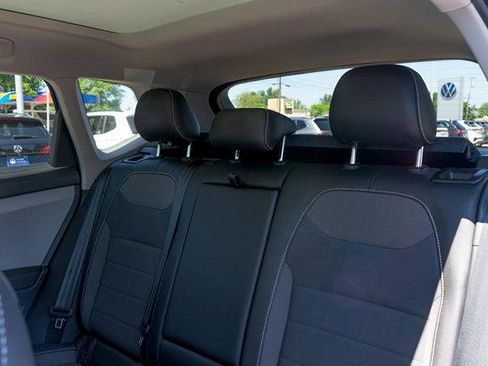 Certified 2023 Volkswagen Taos SE w/ Panoramic Sunroof Package AWD/4WD image 20