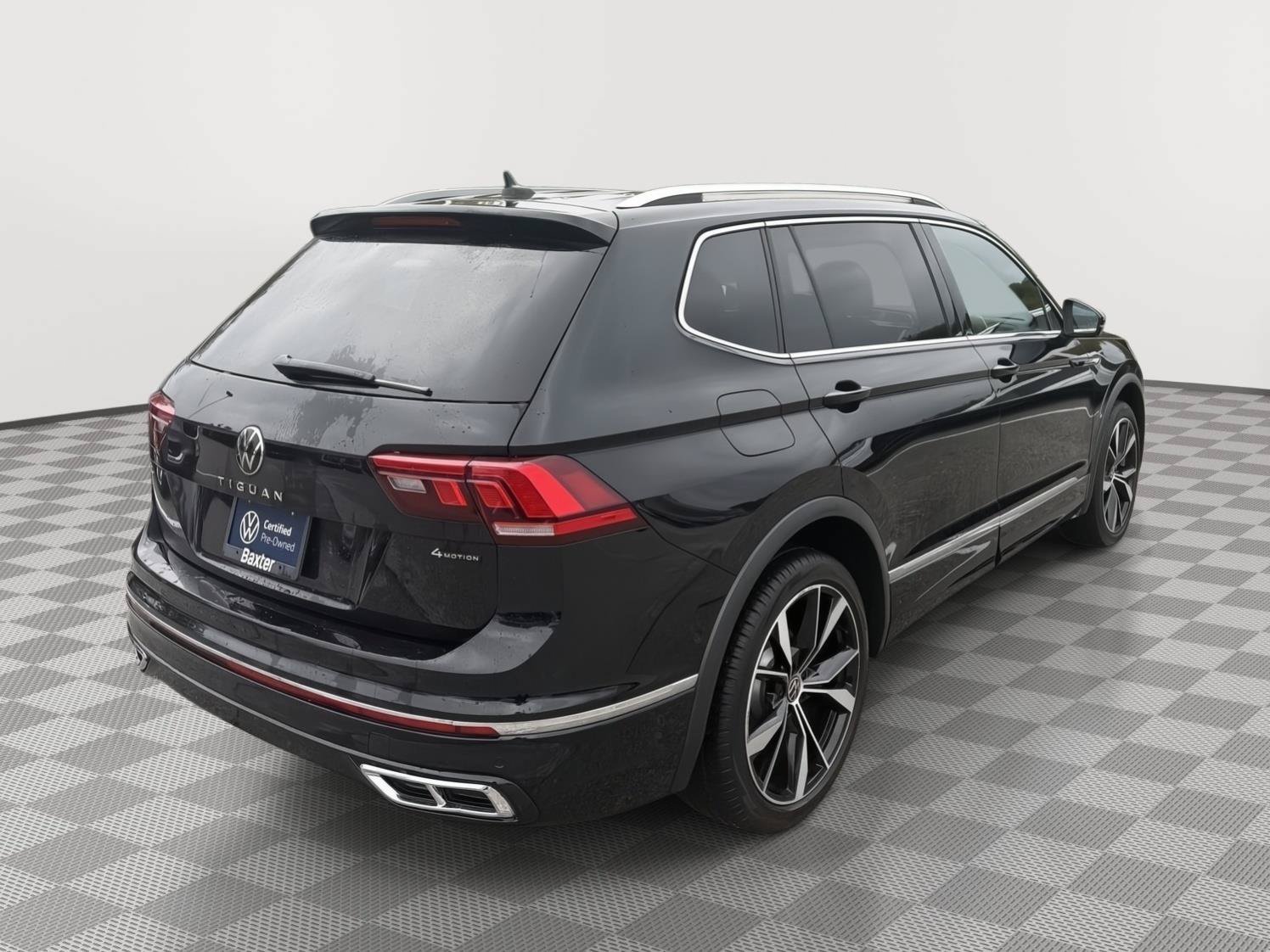 Used 2023 Volkswagen Tiguan SEL R-Line AWD/4WD image 11