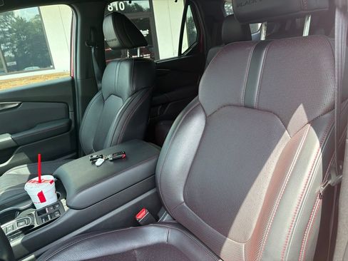 Used 2025 Honda Pilot Black Edition image 3