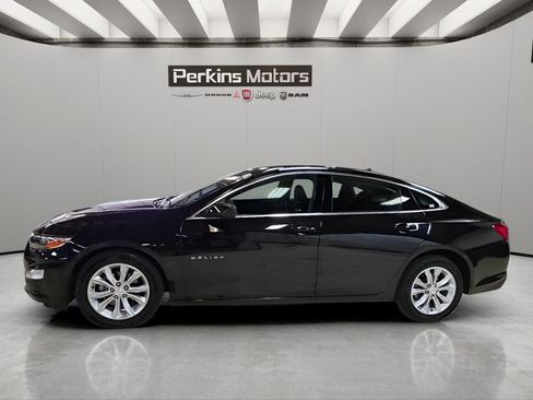 Used 2025 Chevrolet Malibu LT FWD image 2