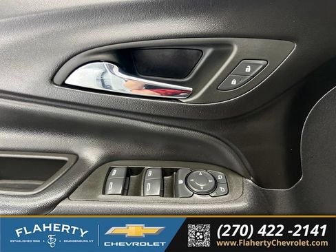 Used 2023 Chevrolet Equinox LT FWD image 22
