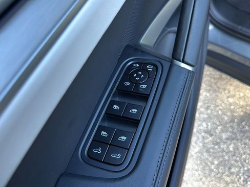 New 2026 Porsche Cayenne image 7