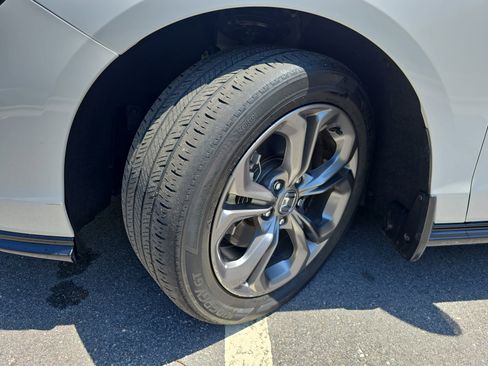 Used 2023 Honda Accord EX-L image 32