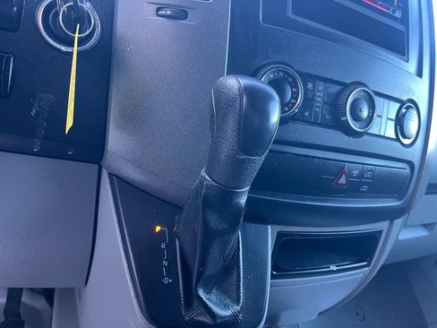 Used 2010 Freightliner Sprinter 2500 RWD image 27