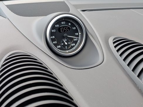 Certified 2023 Porsche 718 Boxster Spyder RWD image 21