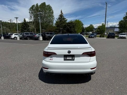 Used 2019 Volkswagen Jetta GLI FWD image 5