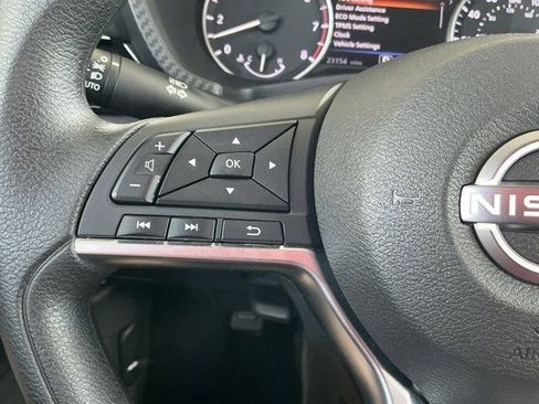 Used 2025 Nissan Sentra SV FWD image 25