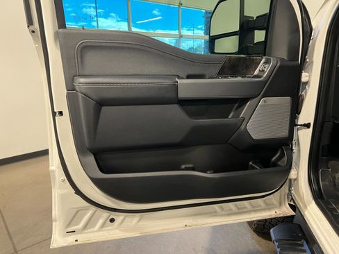 Used 2023 Ford F350 Lariat w/ Sport Appearance Package image 27