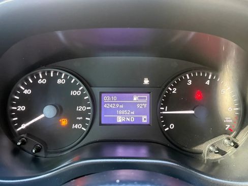 Used 2019 Mercedes-Benz Metris image 12
