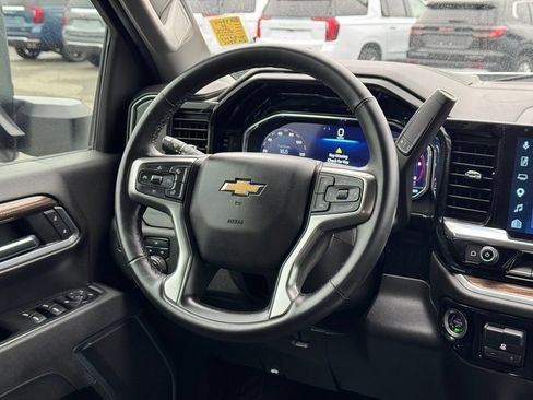 Used 2025 Chevrolet Silverado 3500 LT AWD/4WD image 13