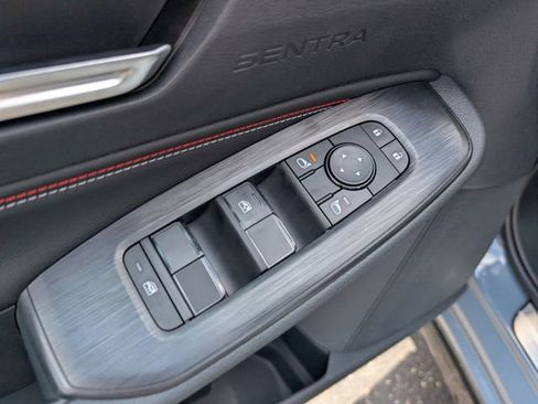 New 2026 Nissan Sentra SR FWD image 18