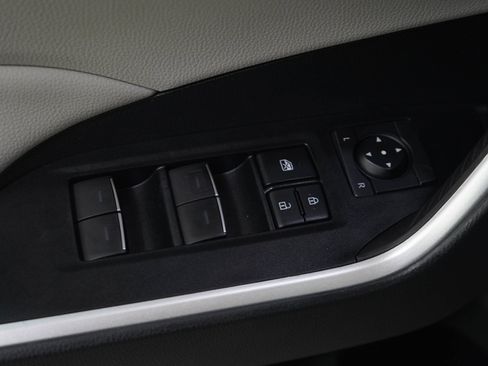 Used 2022 Toyota RAV4 XLE w/ Convenience Package AWD/4WD image 22