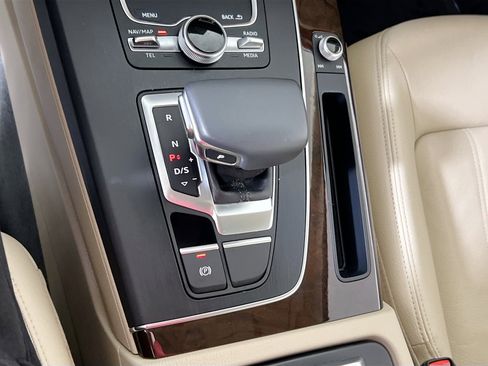 Used 2018 Audi Q5 2.0T Premium Plus w/ Premium Plus Package image 17