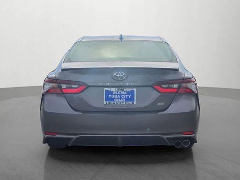Used 2023 Toyota Camry SE image 5
