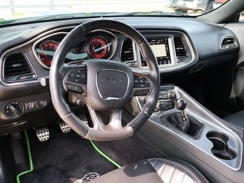 Used 2017 Dodge Challenger SRT Hellcat RWD image 11
