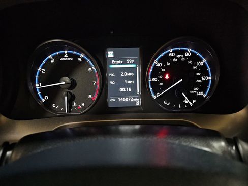 Used 2017 Toyota RAV4 LE image 10