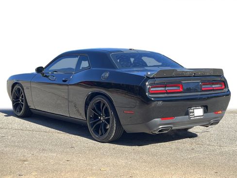 Used 2017 Dodge Challenger R/T w/ Blacktop Package image 19