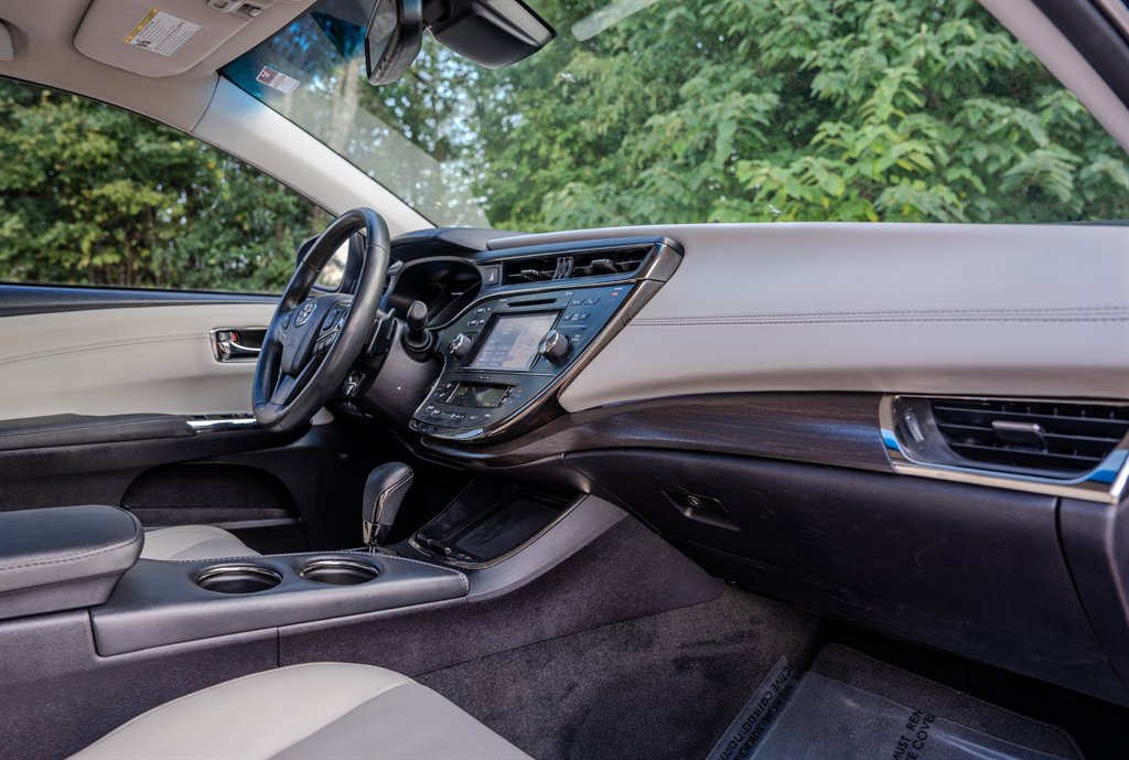 Used 2016 Toyota Avalon Limited w/ Toyota Safety Sense Package FWD image 33