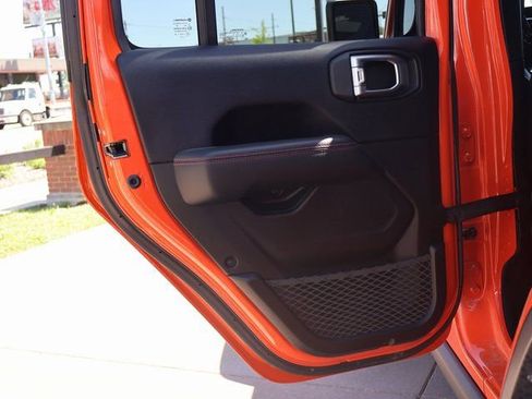 Used 2019 Jeep Wrangler Unlimited Rubicon w/ Uconnect 4C Nav & Sound Group AWD/4WD image 18