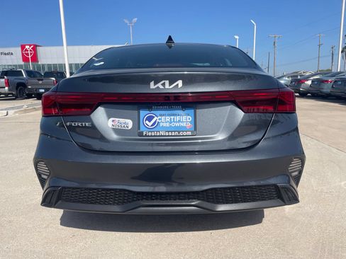 Used 2024 Kia Forte LXS w/ LXS Technology Package FWD image 4