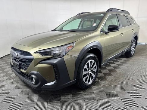 Used 2024 Subaru Outback Premium AWD/4WD image 8