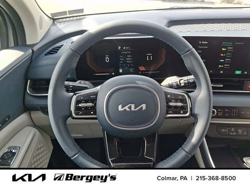New 2026 Kia Carnival EX FWD image 16