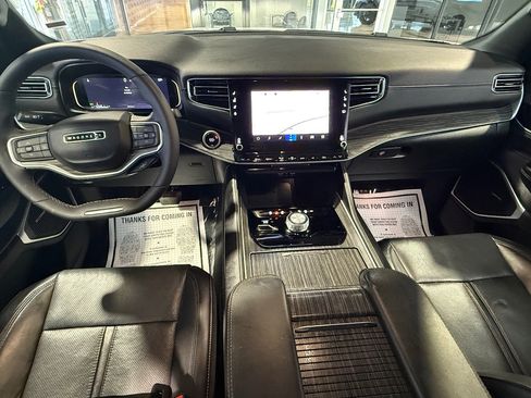 Used 2024 Jeep Wagoneer L Series II w/ Flexible Seating Group image 26