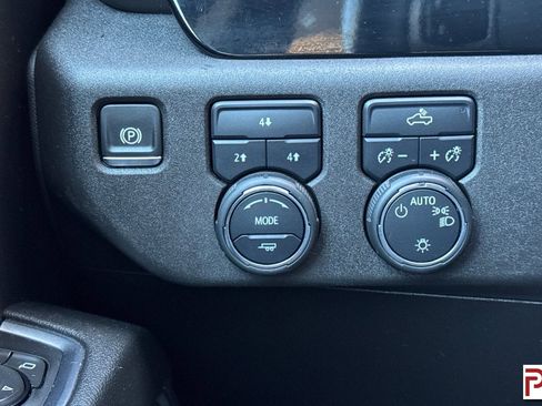 Used 2024 Chevrolet Silverado 3500 LT AWD/4WD image 30
