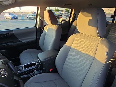 Used 2022 Toyota Tacoma SR image 13