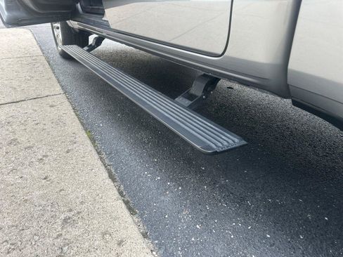 Used 2022 RAM 1500 Limited w/ Body Color Bumper Group AWD/4WD image 24